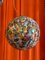 Esfera en blanco lechoso de cristal estilo Murano con murrina multicolor de Simoeng, Imagen 6