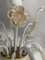 Lámpara de araña de cristal de Murano lechoso y dorado con flores y hojas de Simoeng, Imagen 9