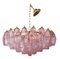 Lámpara de araña Poliedro de cristal de Murano en rosa con marco de metal dorado de Simoeng, Imagen 4