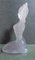 Estatuilla francesa de pasta de vidrio de mujer estirada, Imagen 4