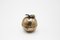 Portapillole vintage a forma di mela in metallo dorato, anni '50, Immagine 1