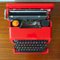 Macchina da scrivere Valentine rossa di Ettore Sottsass & Perry King per Olivetti Synthesis, anni '70, Immagine 2