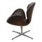Sedia Swan vintage in pelle marrone patinata di Arne Jacobsen per Fritz Hansen, anni '60, Immagine 2