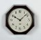 Reloj de pared industrial de baquelita marrón de Smith Electric, años 50, Imagen 7