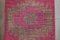 Alfombra de pasillo turca vintage de lana morada tejida a mano, años 60, Imagen 8