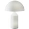 Lámpara de mesa Atoll mediana de vidrio blanco de Vico Magistretti para Oluce, Imagen 1