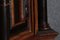 Barocker Amsterdamer Schapp Schrank, 5 ebonisierte Säulen, Kissenfüllungen, geschnitzte Kapitel - Türen - Gesims, Geheimfach, auf hohen Füßen, 1880 55