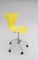 Silla giratoria de oficina modelo 3117 en amarillo de Arne Jacobsen para Fritz Hansen, 1995, Imagen 1
