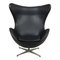 Egg chair in pelle nera di Arne Jacobsen per Fritz Hansen, inizio XXI secolo, Immagine 1