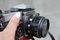 Fotocamera Exacta RTL 1000 con obiettivo Meyer Optik 1.8/50 di Pentacon, DDR, Immagine 7