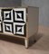 Credenza Mid-Century in vetro artistico bianco e nero e ottone, Italia, anni '80, Immagine 7