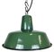 Lámpara colgante industrial pequeña esmaltada en verde, años 60, Imagen 1