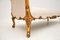 Chaise longue francesa antigua de madera dorada, años 60, Imagen 9