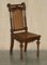 Antike jakobinische Revival Esszimmerstühle aus handgeschnitztem Nussholz & braunem Leder, 1840, 6 . Set 3