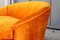 Sofá italiano curvado de terciopelo naranja con patas de madera, años 50, Imagen 14