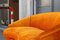 Sofá italiano curvado de terciopelo naranja con patas de madera, años 50, Imagen 13