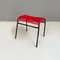 Moderner italienischer Mid-Century Hocker aus schwarzem Metall & rotem Kunststoff, 1960er 10