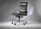 Sedia da scrivania EA219 vintage regolabile in pelle nera di Charles & Ray Eames per Vitra, anni '90, Immagine 1