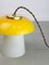 Mid-Century Mushroom Tischlampe aus gelbem Glas und Messing 10