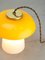 Mid-Century Mushroom Tischlampe aus gelbem Glas und Messing 7