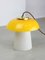 Mid-Century Mushroom Tischlampe aus gelbem Glas und Messing 1
