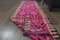 Tappeto Kilim Runner vintage in lana rosa, Turchia, anni '60, Immagine 3