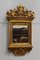Specchio piccolo in legno dorato, XIX secolo, con decorazioni di animali alati, Immagine 1