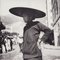 Hanna Seidel, Hong Kong Woman in the Street, Photographie Noir et Blanc, 1960s 1