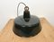 Lámpara colgante industrial de esmalte negro, años 50, Imagen 10