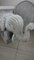 Weißer Elefantentisch aus Korbgeflecht mit Tablett, 1960er 4