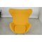 Sedia girevole Egg in tessuto giallo di Arne Jacobsen per Fritz Hansen, 2012, Immagine 5