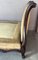 Antikes französisches Louis XV Tagesbett aus geschnitztem Nussholz 8