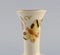 Cremefarbene Porzellanvase mit handbemalten Blumen von Zsolnay 3
