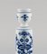 Antiker Meissener Blauer Zwiebel Kerzenhalter aus handbemaltem Porzellan. Ca. 1900, 1890er Jahre 3