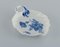 Blattförmiges Geflochtenes Teller mit Blauen Blumen von Royal Copenhagen, 1960er, 2er Set 3
