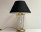 Lampada da tavolo vintage con tre grazie in rilievo sul vetro opaco e paralume nero, Immagine 1