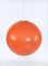Lámpara colgante esférica de resina naranja, Italia, años 60, Imagen 16
