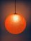 Lámpara colgante esférica de resina naranja, Italia, años 60, Imagen 5