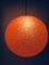 Lámpara colgante esférica de resina naranja, Italia, años 60, Imagen 3