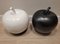 Pommes en Céramique Noire et Blanche, Italie, 1970s, Set de 2 4
