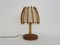 Lámpara de mesita de noche Louis Sognot de ratán, años 50, Imagen 1