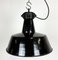 Industrielle Fabriklampe aus schwarzer Emaille mit Gusseisenplatte, 1960er 5