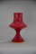 Lámpara de mesa de vidrio rojo atribuida a Valasske Mezirici, años 70, Imagen 2