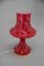 Lámpara de mesa de vidrio rojo atribuida a Valasske Mezirici, años 70, Imagen 7