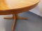Mesa de comedor vintage redonda de olmo rubio con extensión integrada, años 70, Imagen 5
