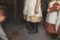 Robert Gemmell Hutchison, A New Toy, década de 1880, óleo sobre lienzo, enmarcado, Imagen 7