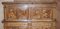 Credenza grande, Italia, in legno di quercia pippy con pannelli intarsiati, motivo geometrico, Immagine 3