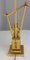 Französische Mid-Century Tischlampe aus Messing mit Putti Reading vor Harfe, 1960er 10