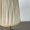 Lámpara de mesa trípode Hollywood Regency de latón al estilo de Kalmar, Austria, años 50, Imagen 9