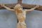 Gekreuzigter Jesus am Kreuz Handgeschnitztes Holz Altarschild, 1960er 4